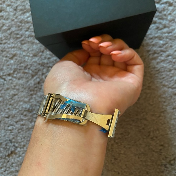 Gucci watches main image 10